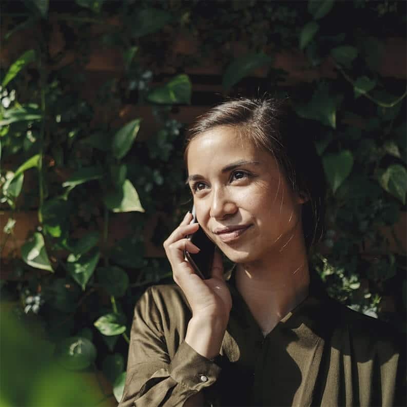 live virtual receptionists answering business calls